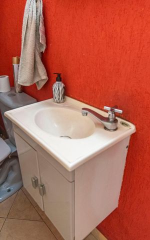 Casa à venda com 248m², 3 quartos e 8 vagas Casa à venda com 248m², 3 quartos e 8 vagasLavabo da Garagem