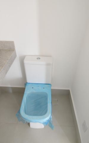 Casa de condomínio à venda com 155m², 3 quartos e 2 vagasLavabo