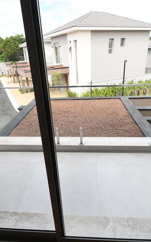 Casa de condomínio à venda com 155m², 3 quartos e 2 vagasQuarto Suíte 3 - Sacada