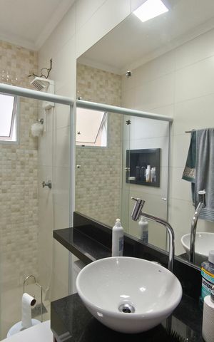 Casa à venda com 98m², 3 quartos e 3 vagas Casa à venda com 98m², 3 quartos e 3 vagasBanheiro Suíte
