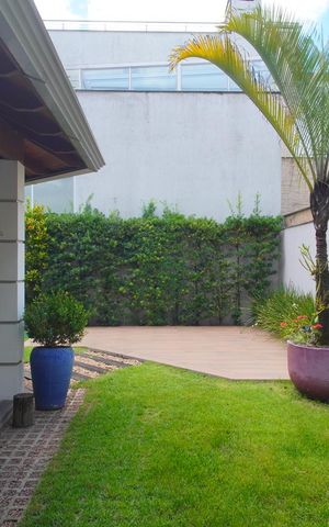Casa de condomínio à venda com 360m², 3 quartos e 6 vagasQuintal