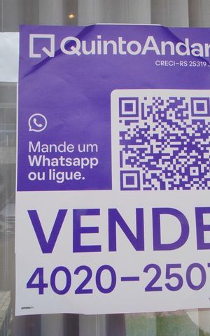 Casa de condomínio à venda com 360m², 3 quartos e 6 vagasAdesivo na Fachada