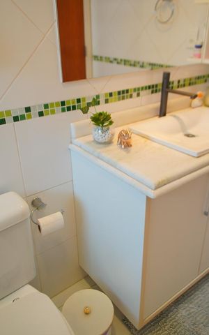 Casa de condomínio à venda com 360m², 3 quartos e 6 vagasBanheiro Corredor