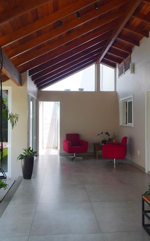 Casa de condomínio à venda com 360m², 3 quartos e 6 vagasVaranda nos Fundos