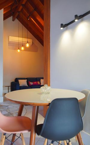 Casa de condomínio à venda com 360m², 3 quartos e 6 vagasSótão - Sala