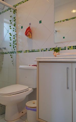 Casa de condomínio à venda com 360m², 3 quartos e 6 vagasBanheiro Corredor