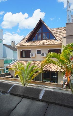 Casa de condomínio à venda com 360m², 3 quartos e 6 vagasQuarto 3 - Vista