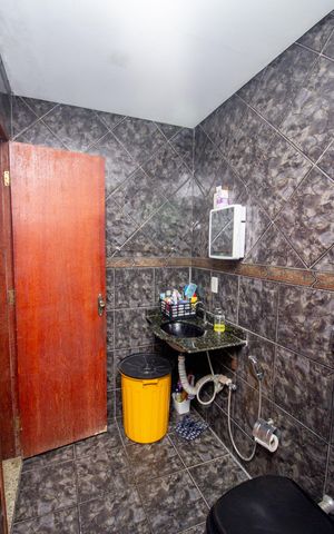 Casa à venda com 160m², 5 quartos e 4 vagasBanheiro Social
