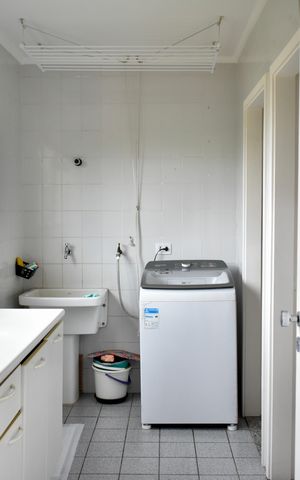 Apartamento à venda com 140m², 4 quartos e 2 vagas Apartamento à venda com 140m², 4 quartos e 2 vagasÁrea de Serviço