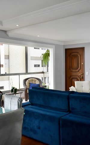 Apartamento à venda com 140m², 4 quartos e 2 vagas Apartamento à venda com 140m², 4 quartos e 2 vagasSala