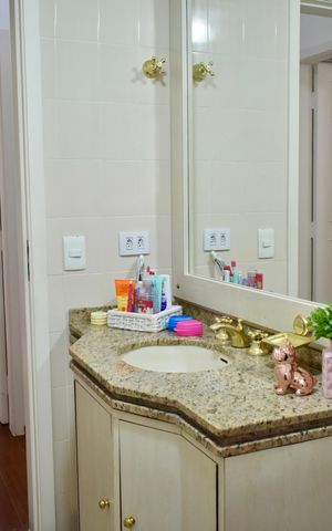 Apartamento à venda com 140m², 4 quartos e 2 vagas Apartamento à venda com 140m², 4 quartos e 2 vagasBanheiro Social