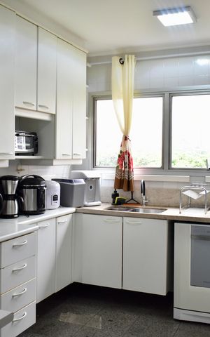 Apartamento à venda com 140m², 4 quartos e 2 vagas Apartamento à venda com 140m², 4 quartos e 2 vagasCozinha
