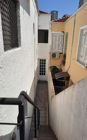 Casa à venda com 170m², 4 quartos e 2 vagas Casa à venda com 170m², 4 quartos e 2 vagasFoto 01