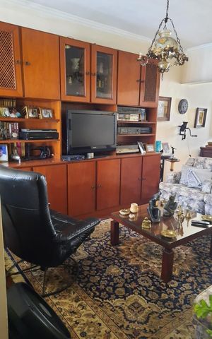 Casa à venda com 170m², 4 quartos e 2 vagas Casa à venda com 170m², 4 quartos e 2 vagasFoto 01