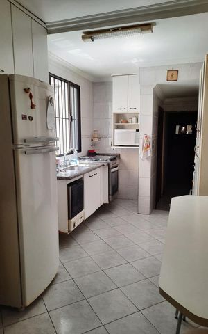 Casa à venda com 170m², 4 quartos e 2 vagas Casa à venda com 170m², 4 quartos e 2 vagasFoto 01