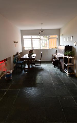 Casa à venda com 268m², 5 quartos e 4 vagasSala