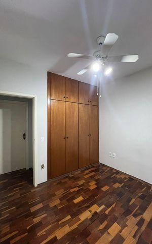 Casa à venda com 268m², 5 quartos e 4 vagas Casa à venda com 268m², 5 quartos e 4 vagasQuarto 4 - Suíte