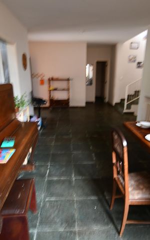 Casa à venda com 268m², 5 quartos e 4 vagasSala