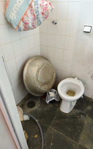 Casa à venda com 268m², 5 quartos e 4 vagasBanheiro de serviço