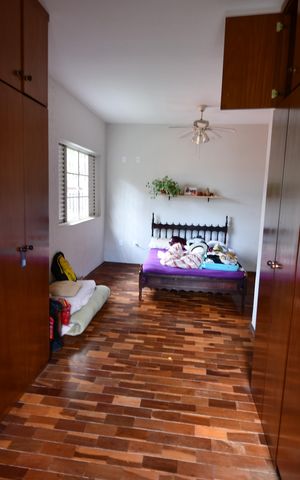 Casa à venda com 268m², 5 quartos e 4 vagasQuarto 3 - Suíte