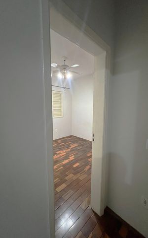 Casa à venda com 268m², 5 quartos e 4 vagas Casa à venda com 268m², 5 quartos e 4 vagasQuarto 4 - Suíte