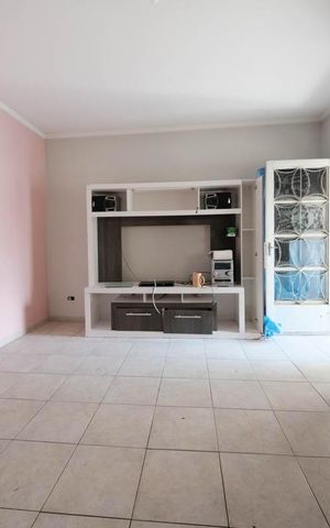 Casa à venda com 250m², 6 quartos e 4 vagasSala