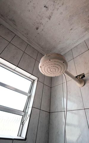 Casa à venda com 250m², 6 quartos e 4 vagasBanheiro 1