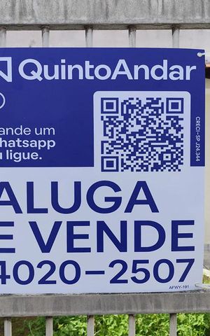 Casa à venda com 250m², 6 quartos e 4 vagasFachada
