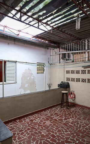 Casa à venda com 100m², 2 quartos e 1 vagaFundos
