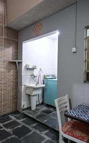 Casa à venda com 100m², 2 quartos e 1 vagaÁrea de Serviço 