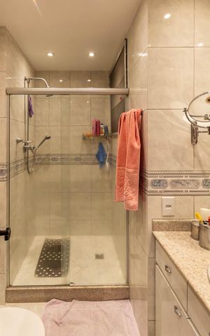 Apartamento à venda com 93m², 3 quartos e 2 vagasBanheiro
