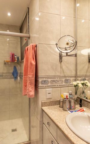 Apartamento à venda com 93m², 3 quartos e 2 vagasBanheiro