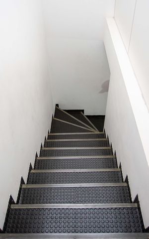 Casa para alugar com 250m², 5 quartos e 1 vagaEscada
