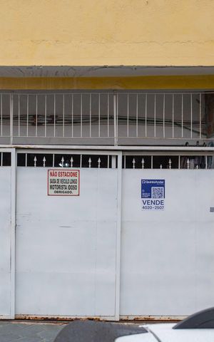 Casa para alugar com 250m², 5 quartos e 1 vagaFachada