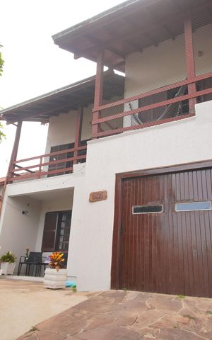 Casa à venda com 200m², 3 quartos e 1 vagaÁrea externa