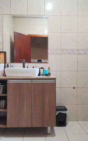 Casa à venda com 200m², 3 quartos e 1 vagaBanheiro 2
