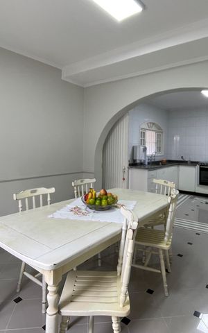 Casa à venda com 190m², 3 quartos e 4 vagas