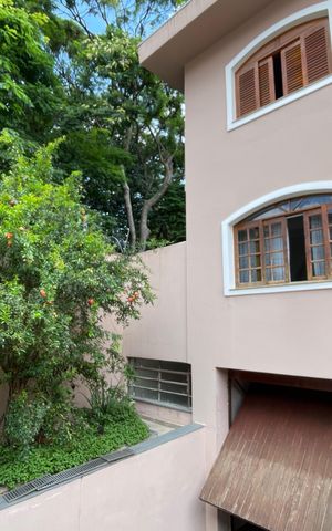 Casa à venda com 190m², 3 quartos e 4 vagas