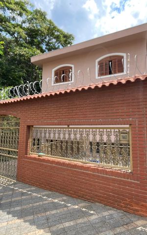 Casa à venda com 190m², 3 quartos e 4 vagas