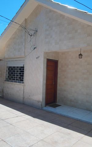 Casa à venda com 94m², 3 quartos e 2 vagasFachada Interna