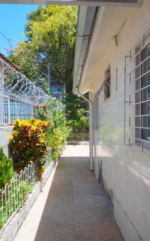 Casa à venda com 94m², 3 quartos e 2 vagasQuintal Lateral
