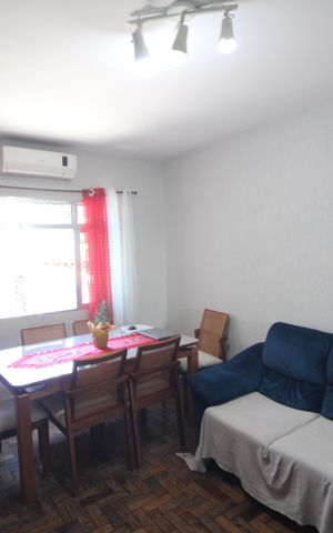 Casa à venda com 165m², 3 quartos e 2 vagasSala