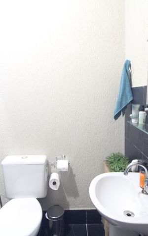 Casa à venda com 165m², 3 quartos e 2 vagasCasa 2/ banheiro 2