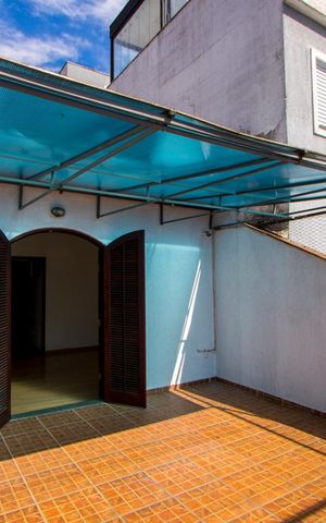 Casa à venda com 250m², 3 quartos e 2 vagas
