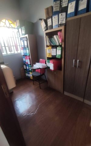 Casa à venda com 312m², 5 quartos e 4 vagas