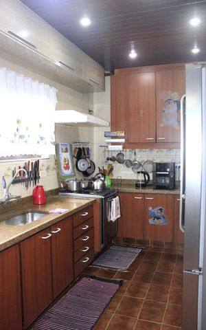 Casa à venda com 240m², 4 quartos e 4 vagasCozinha