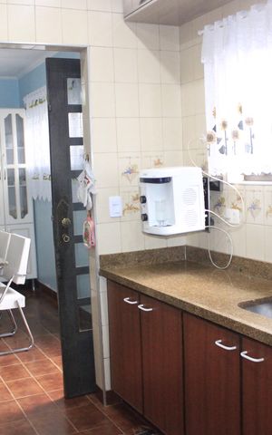 Casa à venda com 240m², 4 quartos e 4 vagasCozinha