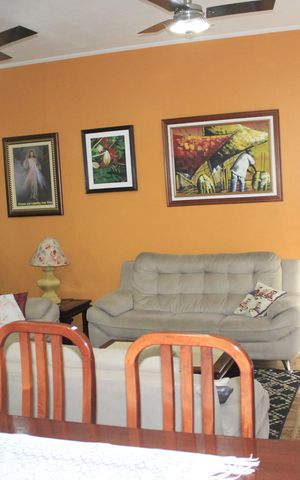 Casa à venda com 240m², 4 quartos e 4 vagasSala