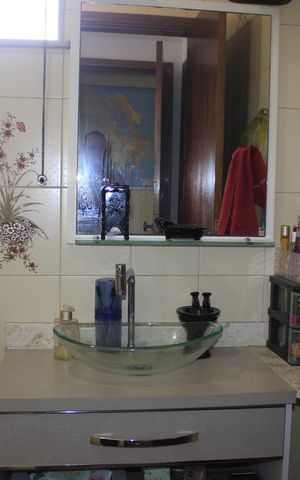 Casa à venda com 240m², 4 quartos e 4 vagasBanheiro da suíte 2