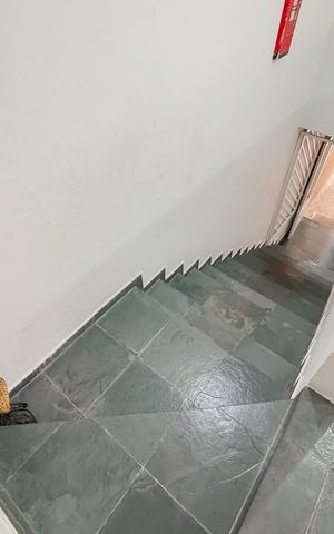 Casa à venda com 180m², 6 quartos e 2 vagas Casa à venda com 180m², 6 quartos e 2 vagasSala - Entrada